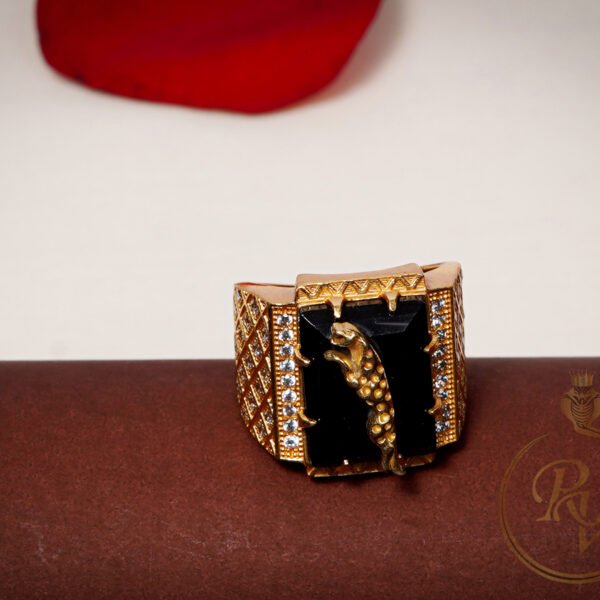 1GM JEGUAR WITH BLACK STONE RING