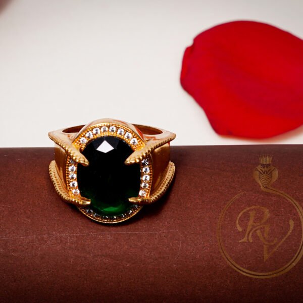 GREEN STONE RING WITH GOLD DESIGN