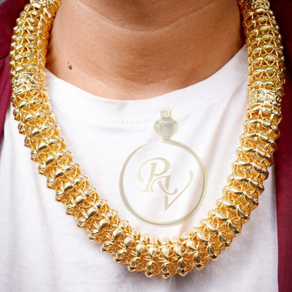 INTICATE BARREL- LINK GOLD PLATED CHAIN FOR MEN